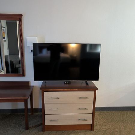Hotel Wingate By Wyndham Chesapeake Extérieur photo