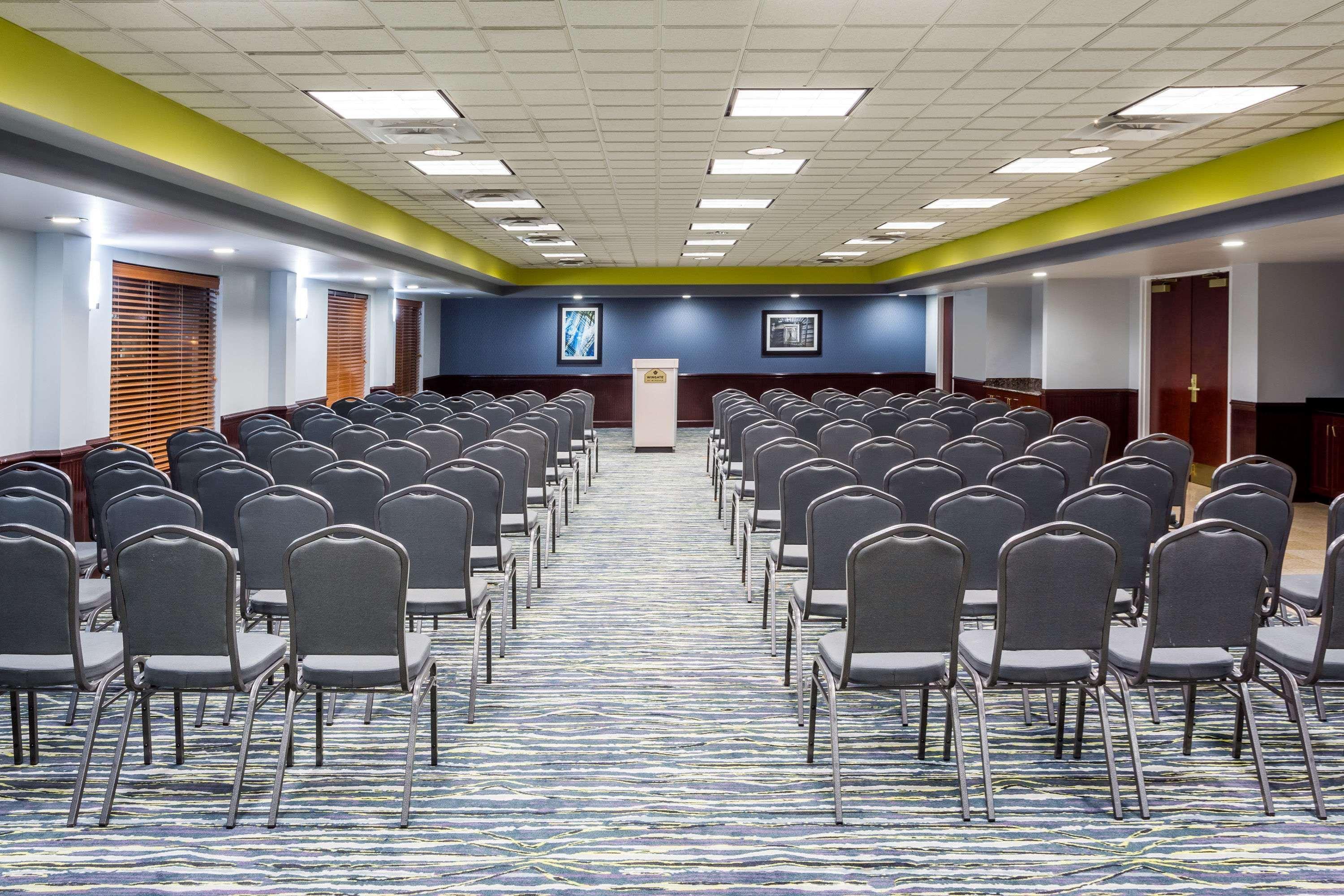 Hotel Wingate By Wyndham Chesapeake Extérieur photo