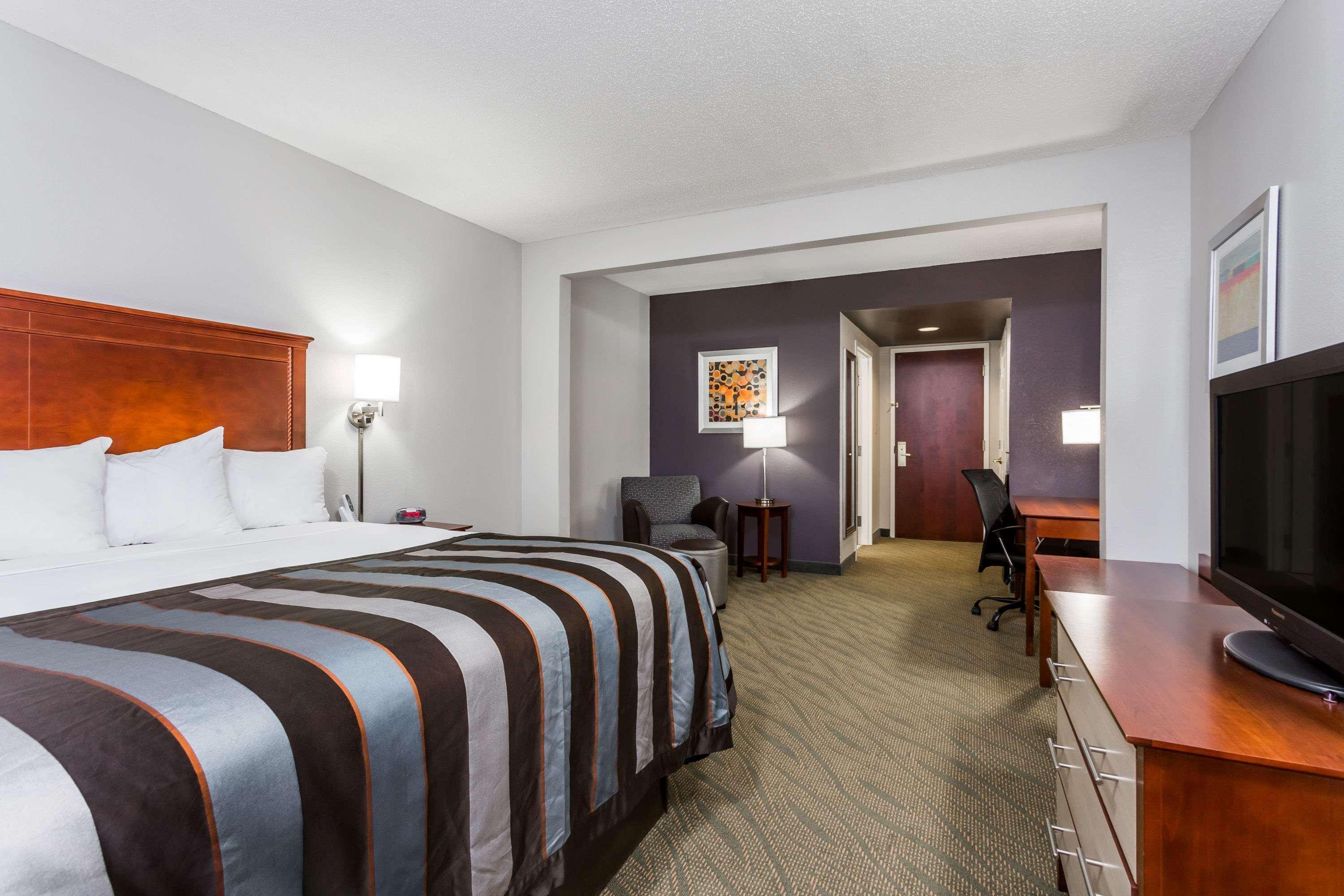 Hotel Wingate By Wyndham Chesapeake Extérieur photo