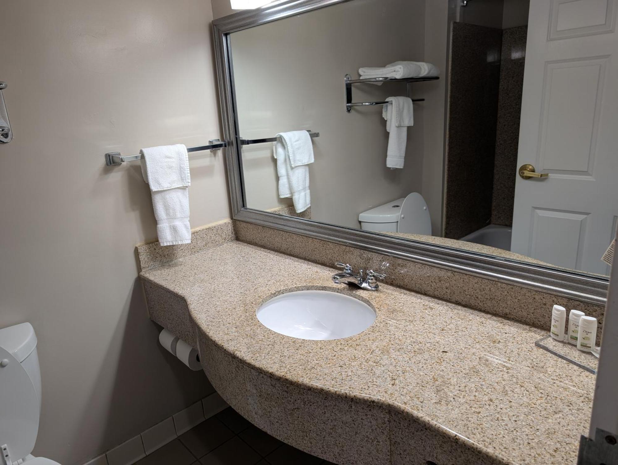 Hotel Wingate By Wyndham Chesapeake Extérieur photo