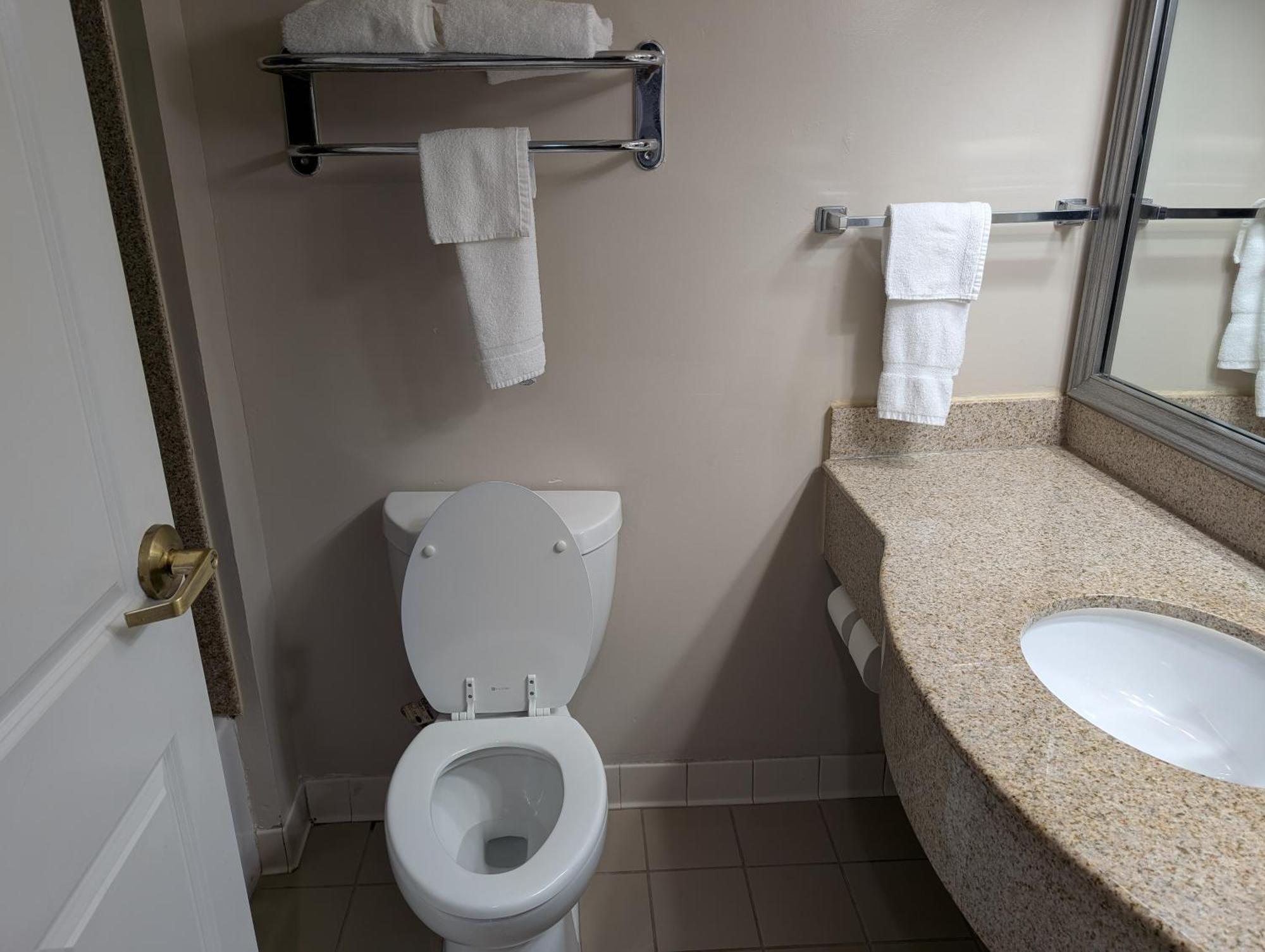 Hotel Wingate By Wyndham Chesapeake Extérieur photo