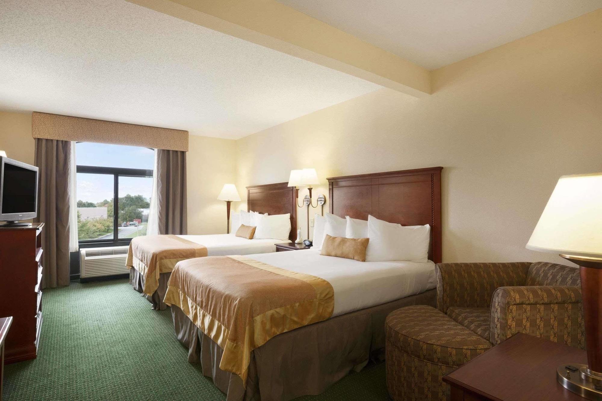 Hotel Wingate By Wyndham Chesapeake Extérieur photo
