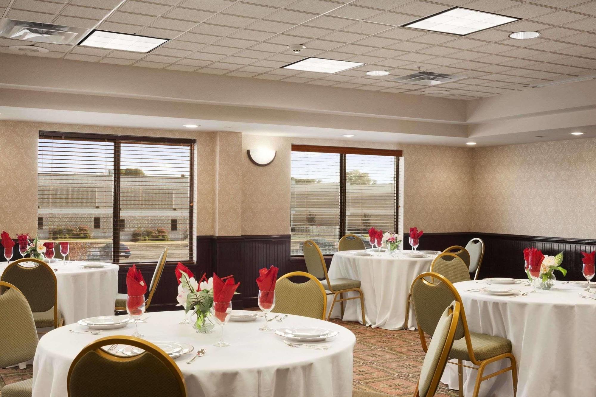 Hotel Wingate By Wyndham Chesapeake Extérieur photo