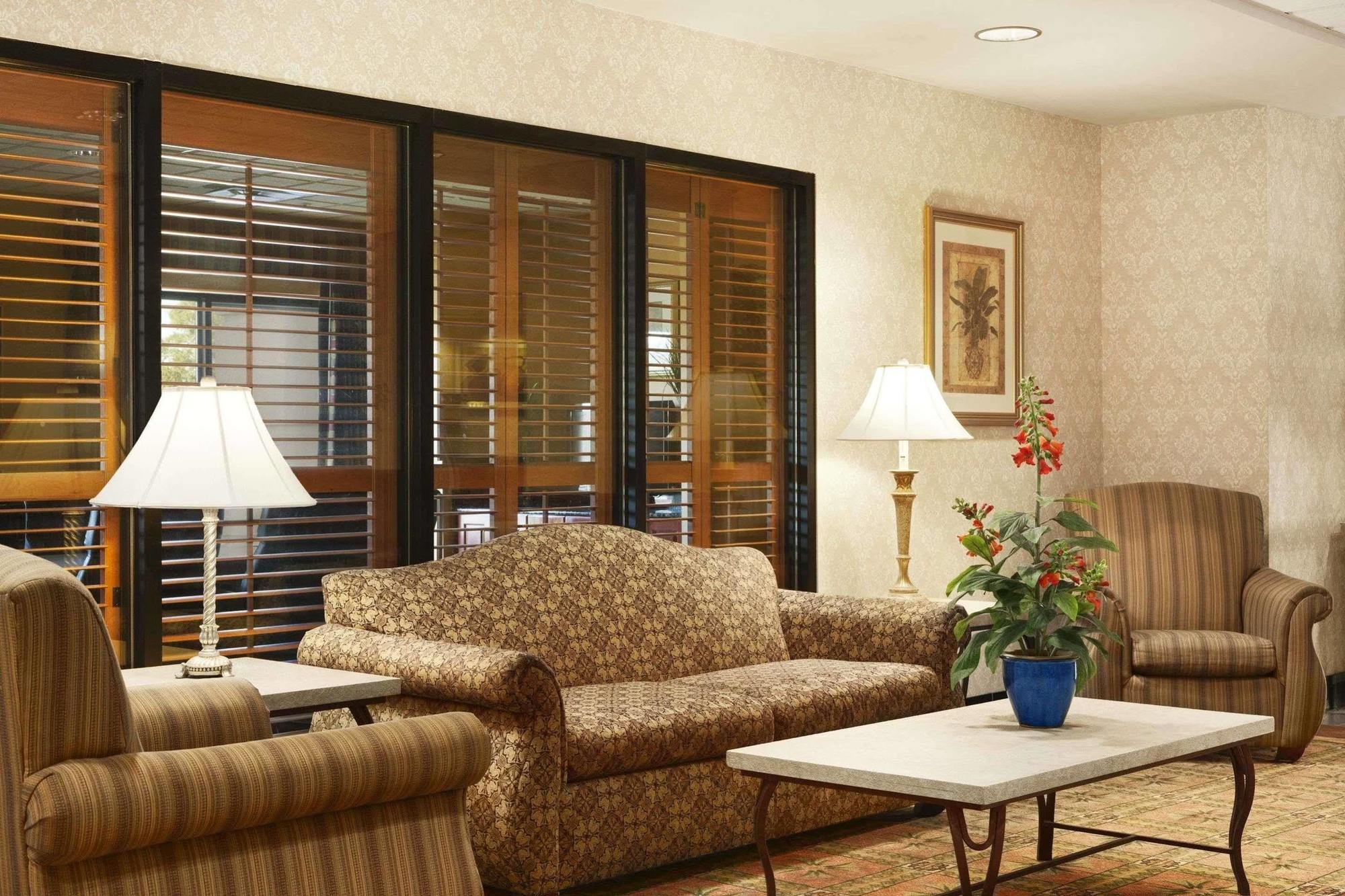 Hotel Wingate By Wyndham Chesapeake Extérieur photo