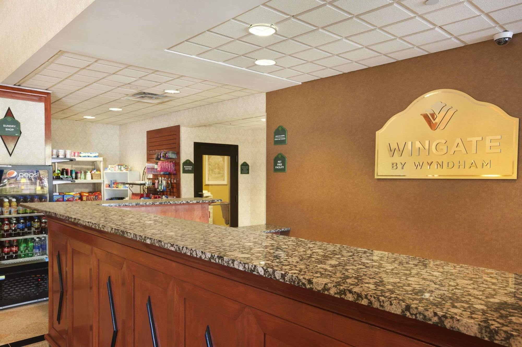 Hotel Wingate By Wyndham Chesapeake Extérieur photo